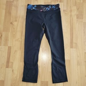 NWOT Lululemon Run: Inspire Crop II Black / Petal Pop Multi 4